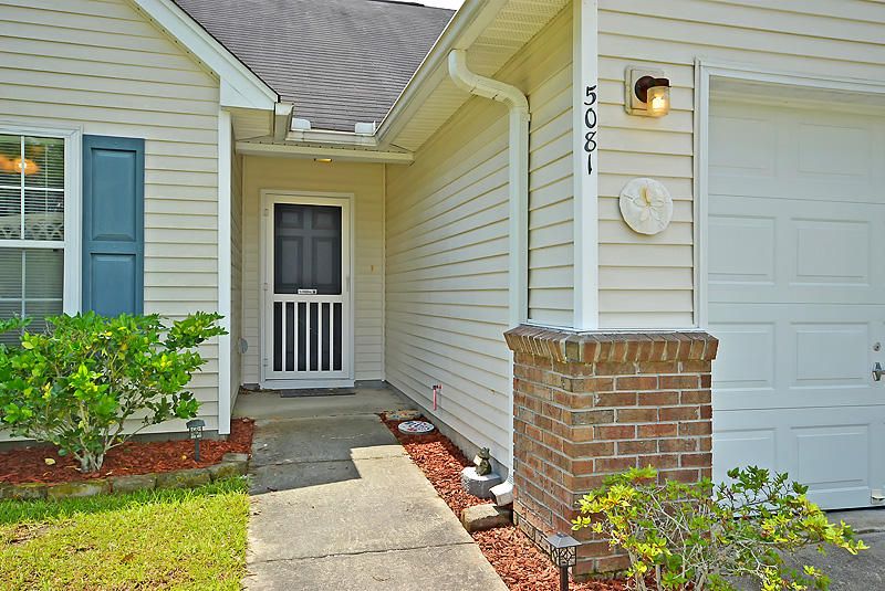 5081 Thornton Dr, Summerville, SC 29485