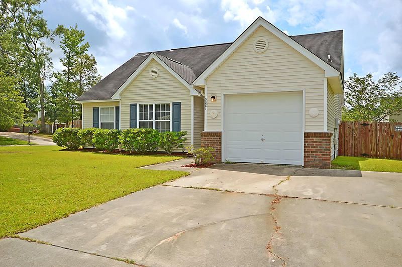 5081 Thornton Dr, Summerville, SC 29485