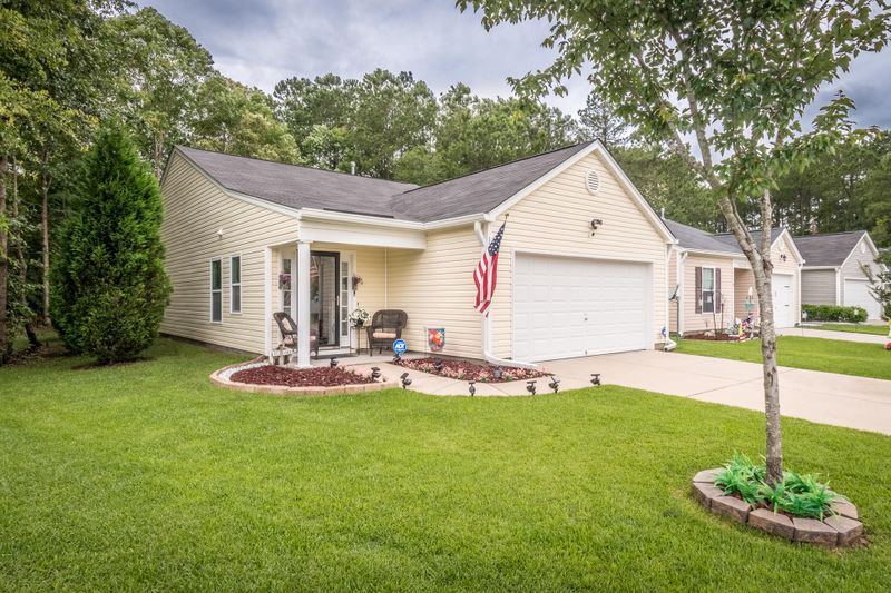 137 Coosawatchie St, Summerville, SC 29485