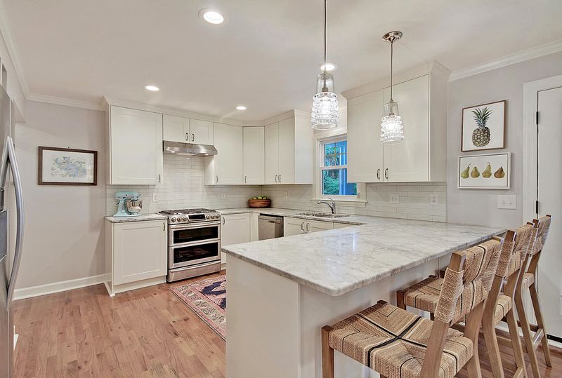 1472 Oaklanding Rd, Mount Pleasant, SC 29464