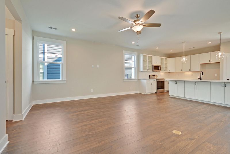 3942 Hillyard St, North Charleston, SC 29405