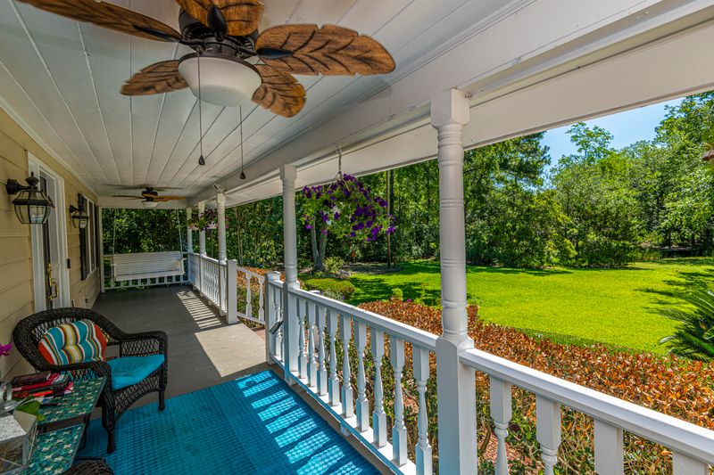 1725 Carterett Ave, Charleston, SC 29407