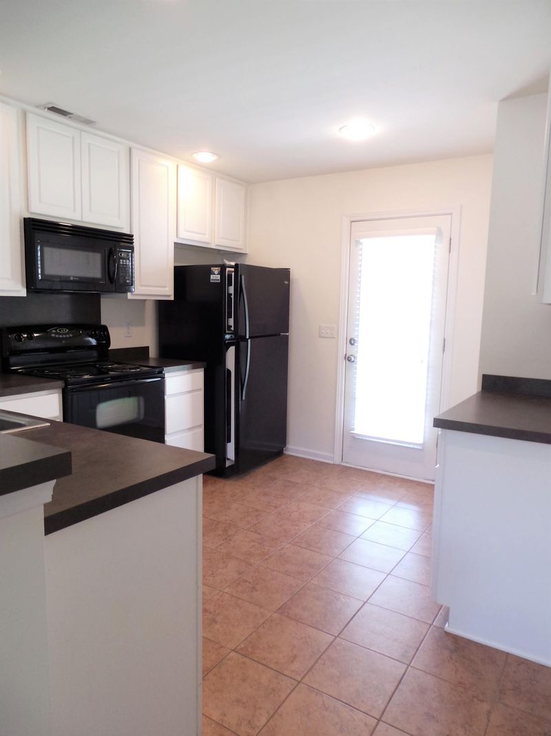252 Larissa Dr, Charleston, SC 29414