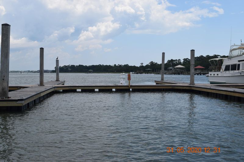 67 E 10th St #E-5, Folly Beach, SC 29439