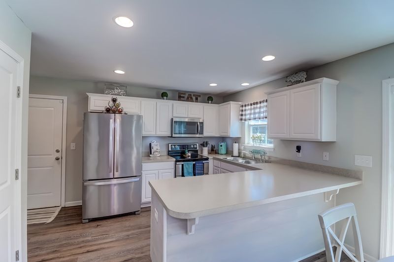 4612 Lindy Ln, Hollywood, SC 29449