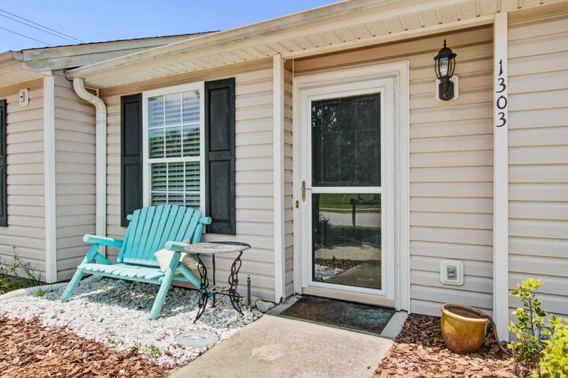 1303 Pinnacle Ln, Charleston, SC 29412