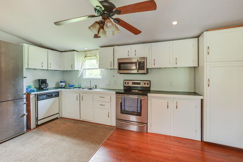 195 Wisteria Falls Trl, Saint Stephen, SC 29479