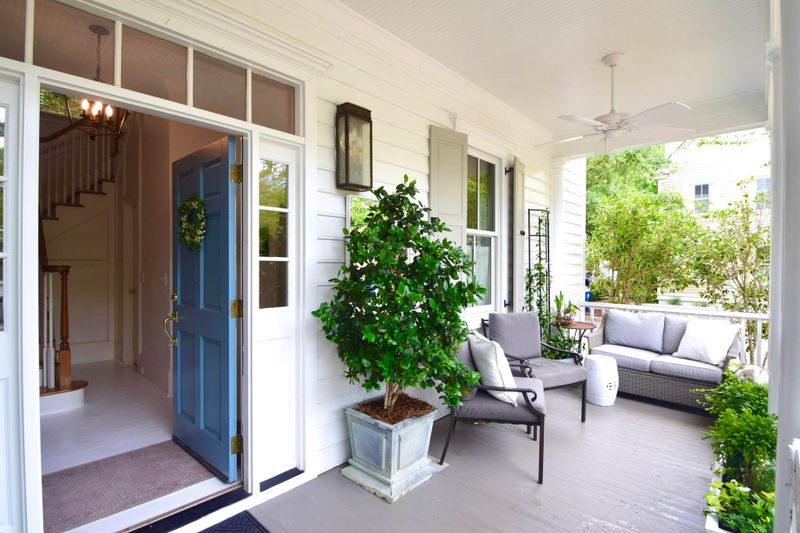 51 Sowell St, Mount Pleasant, SC 29464