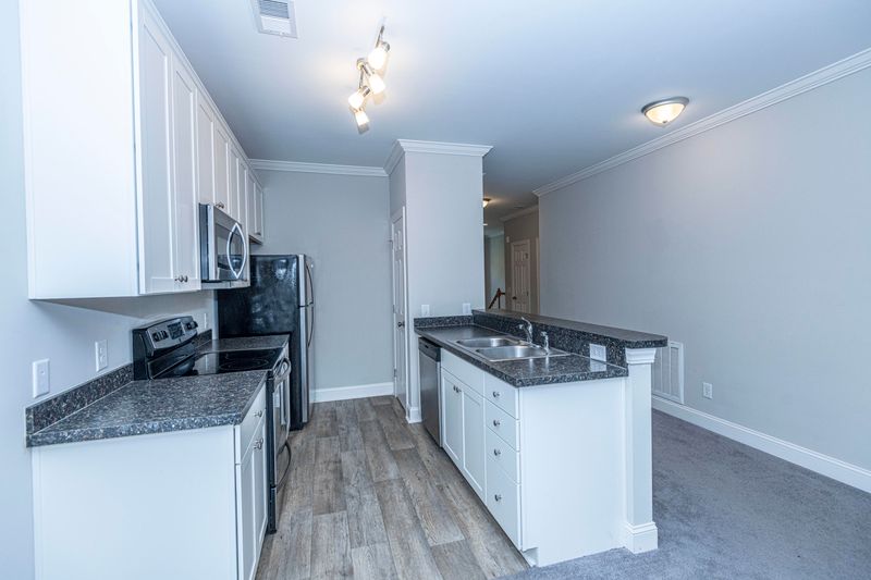 196 Golf View Ln, Summerville, SC 29485