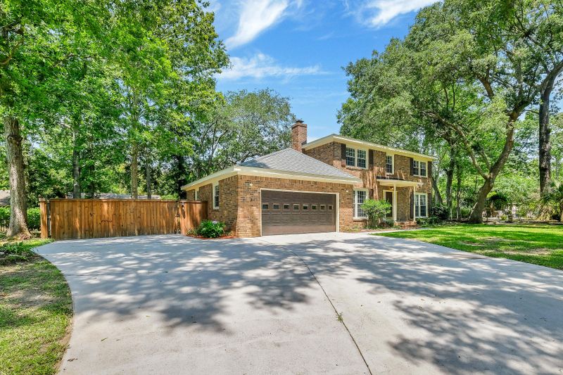 957 Charter Ct, Mount Pleasant, SC 29464