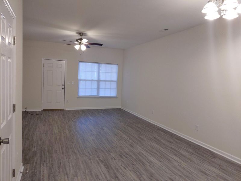 146 Pine Shadow Dr, Goose Creek, SC 29445