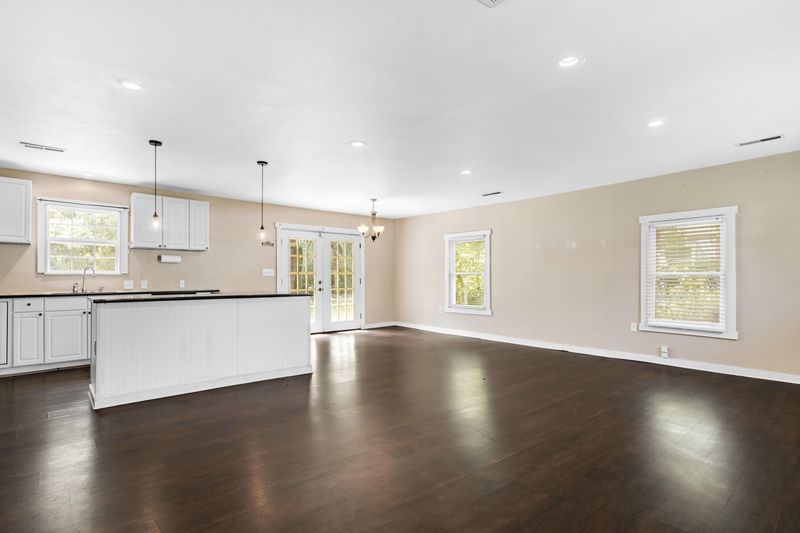 1119 Hawthorne Rd, Hanahan, SC 29410
