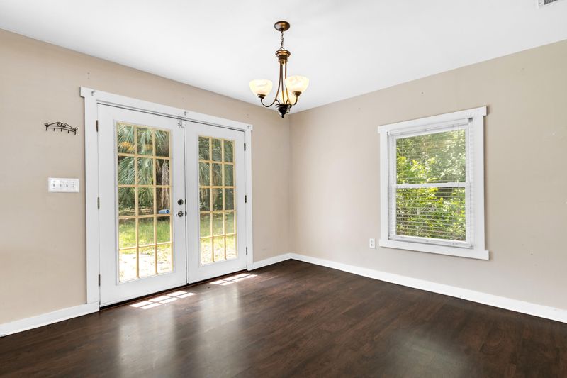 1119 Hawthorne Rd, Hanahan, SC 29410
