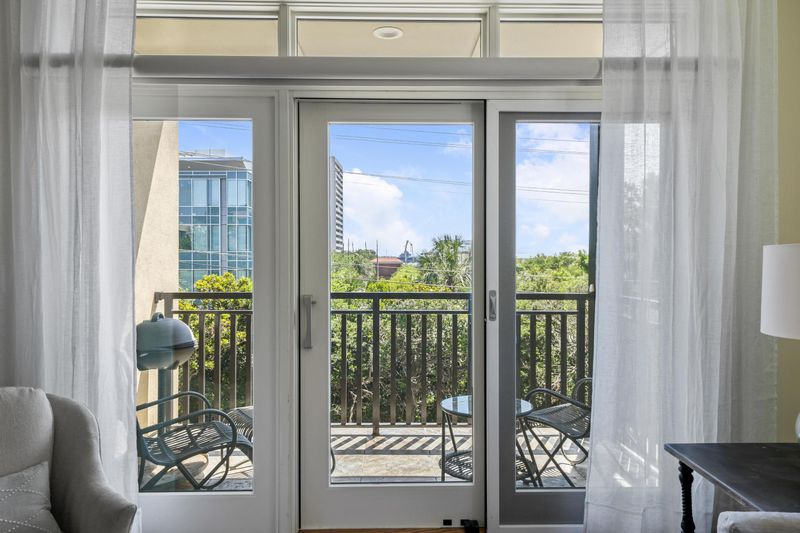 33 Calhoun St #124, Charleston, SC 29401
