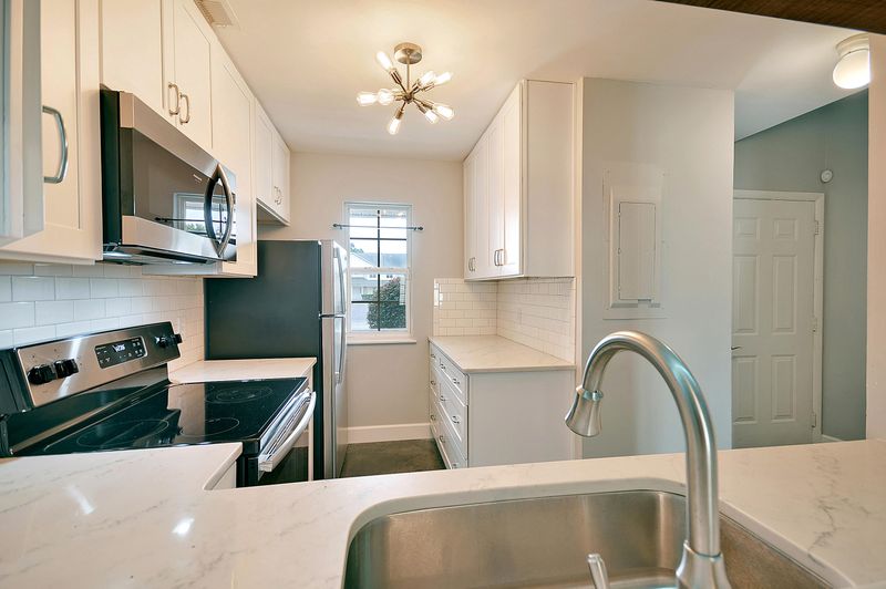 235 Stefan Dr #1-B, Charleston, SC 29412