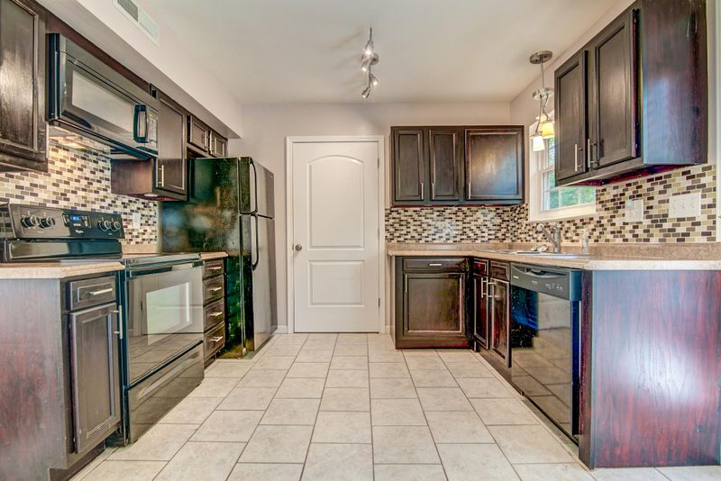 1423 Ashley River Rd #4-D, Charleston, SC 29407