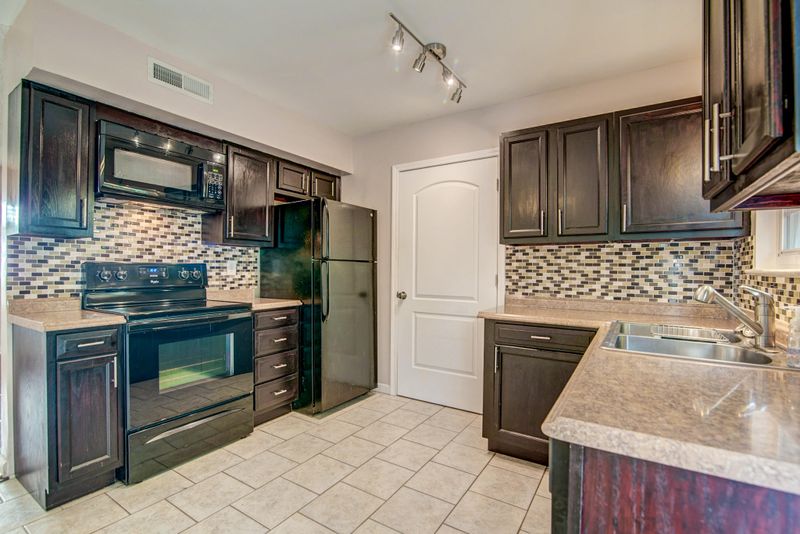 1423 Ashley River Rd #4-D, Charleston, SC 29407