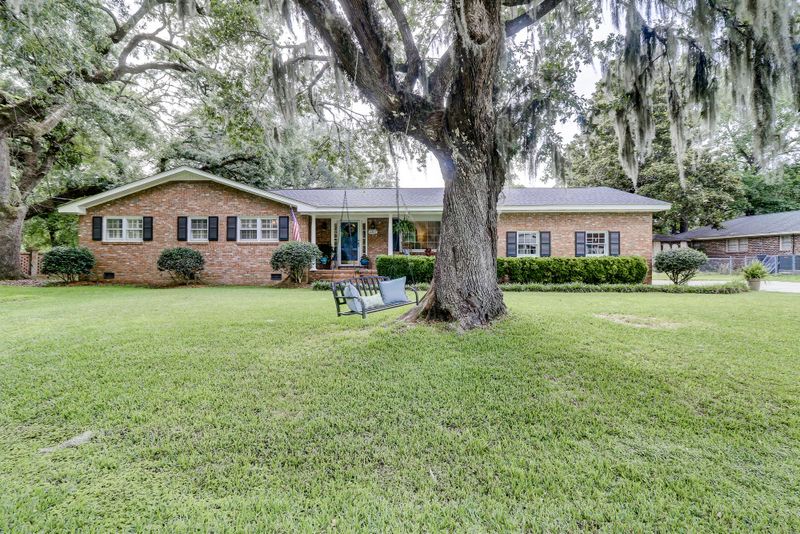 2367 Erskine Ave, Charleston, SC 29414
