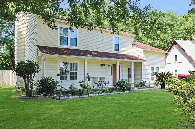 114 Foxfire Ct, Summerville, SC 29486