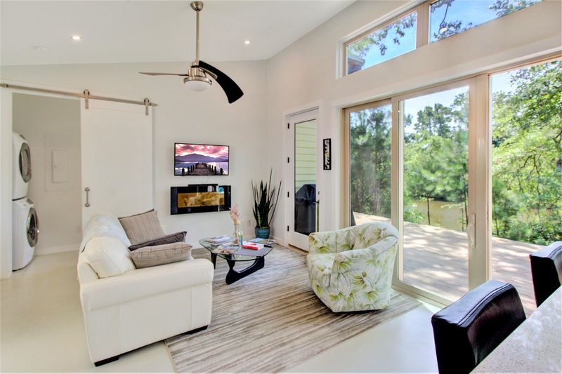 2069 Roper Rd, Charleston, SC 29412