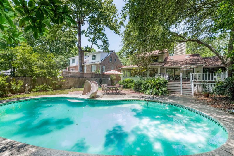 1146 Plantation Ln, Mount Pleasant, SC 29464