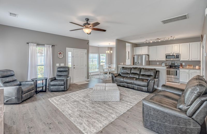 632 Savannah River Dr, Summerville, SC 29485
