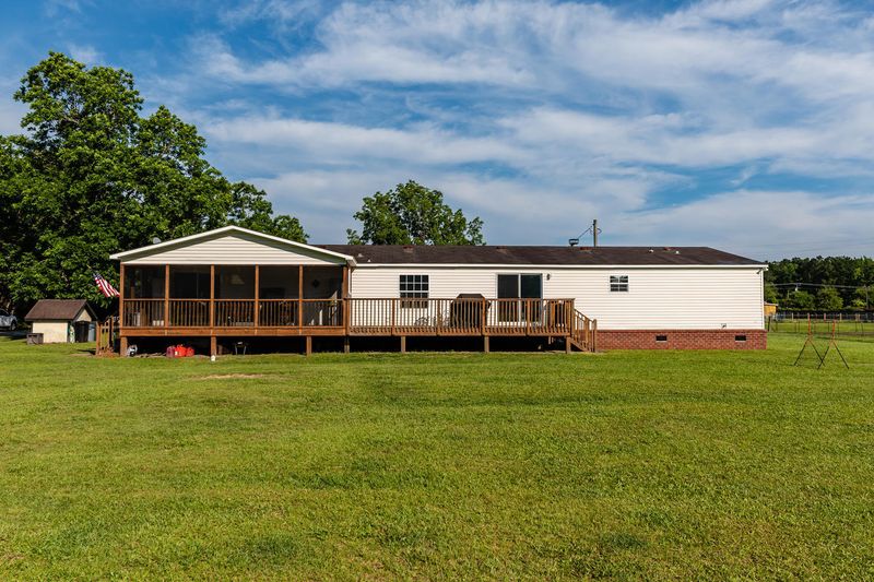 1129 Thames Rd, Awendaw, SC 29429