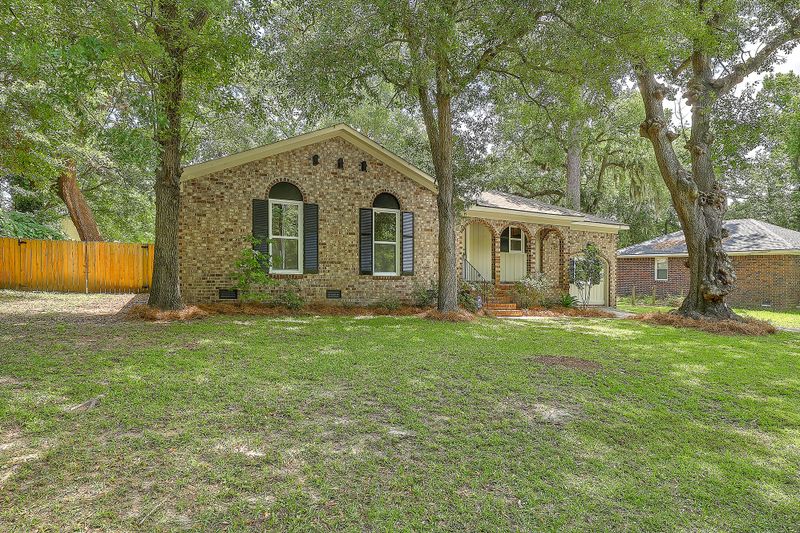 344 E Shore Ln, Charleston, SC 29407