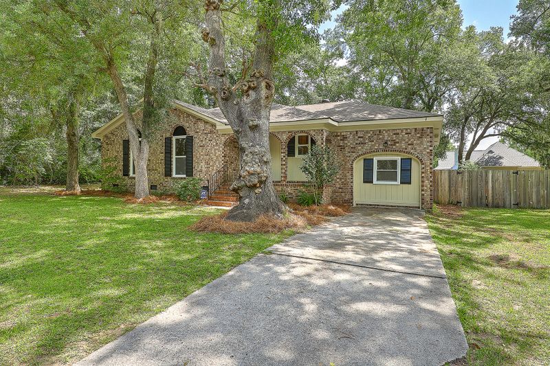 344 E Shore Ln, Charleston, SC 29407
