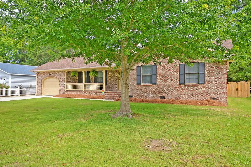 237 Foxborough Rd, Goose Creek, SC 29445