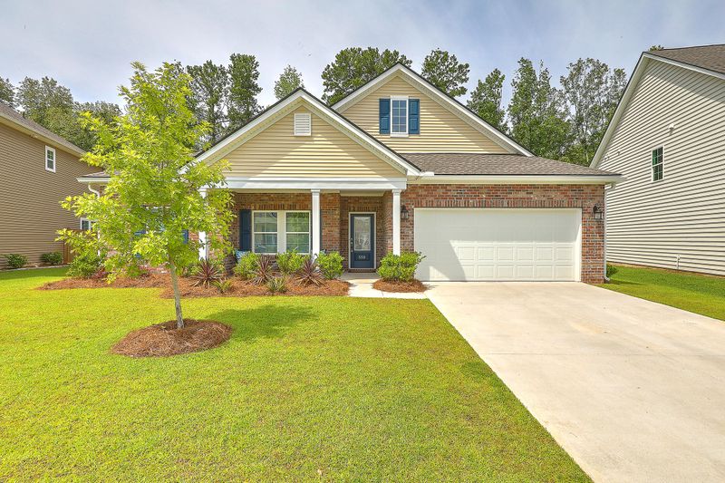 558 Mountain Laurel Cir, Goose Creek, SC 29445