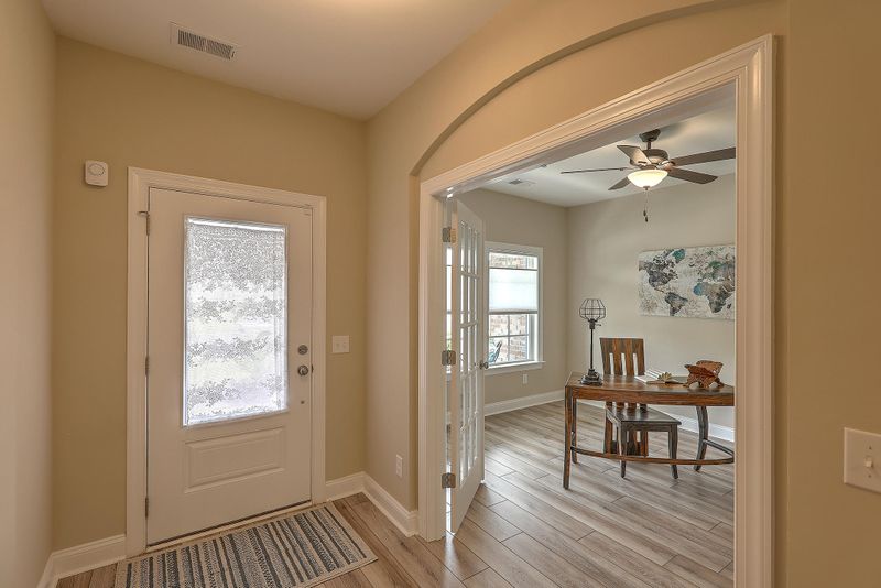 558 Mountain Laurel Cir, Goose Creek, SC 29445