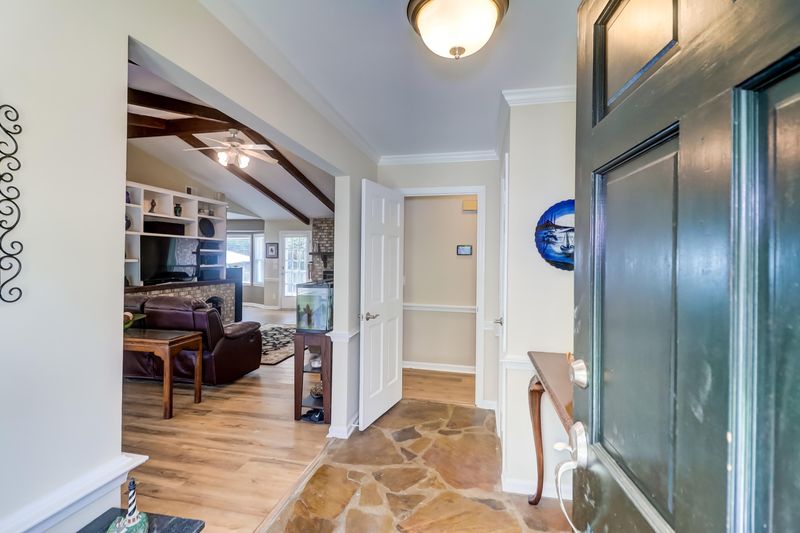 25 Brisbane Dr, Charleston, SC 29407