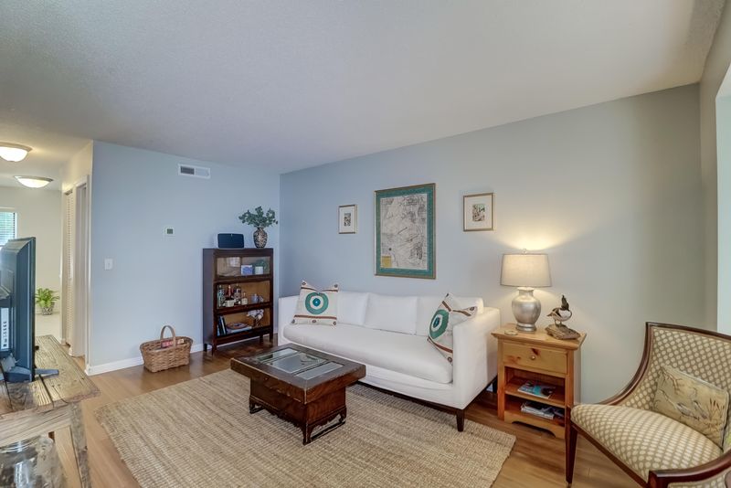 1726 Deer Path Dr, Mount Pleasant, SC 29464
