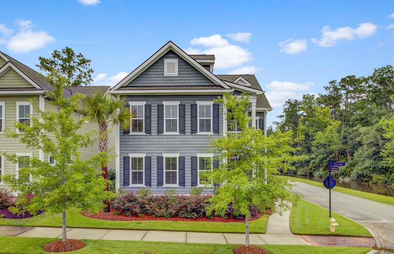 104 Sabal Ct, Summerville, SC 29483