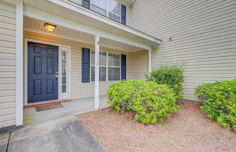 7338 Suncatcher Dr, Hanahan, SC 29410