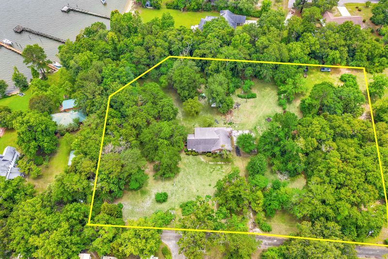 143 Broughton Hall Rd, Pinopolis, SC 29469