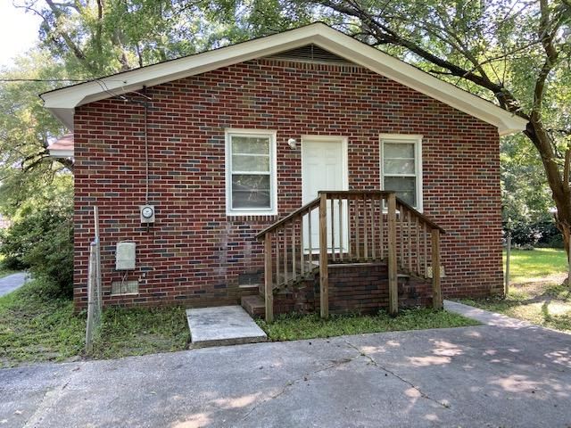 6962 S Kenwood Dr, North Charleston, SC 29406