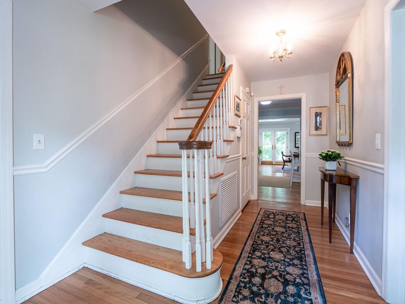 1577 Fairway Dr, Charleston, SC 29412