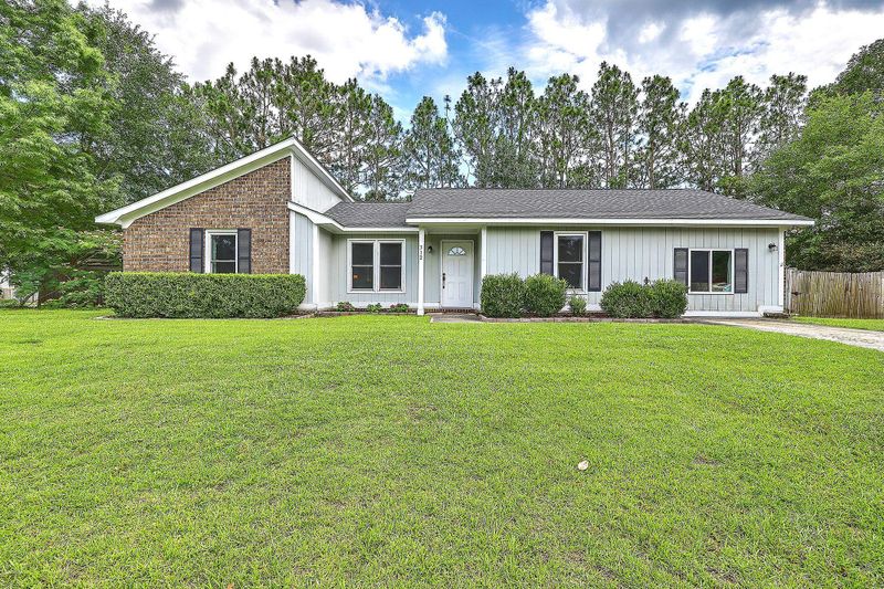 312 Arrowhead Dr, Summerville, SC 29483