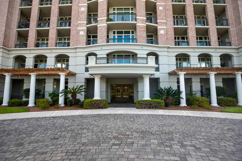 132 N Plaza Ct #202, Mount Pleasant, SC 29464