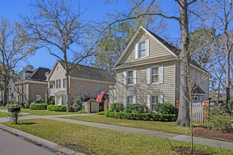 987 Governors Rd, Mount Pleasant, SC 29464