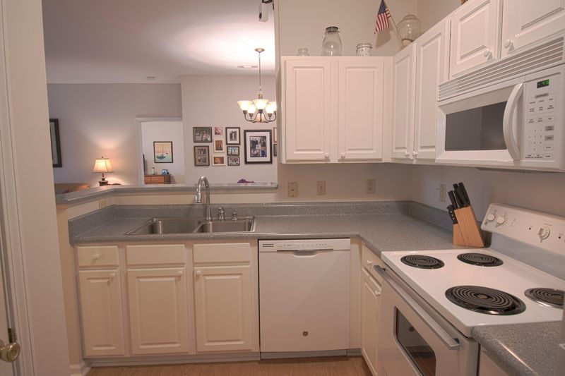 1600 Long Grove Dr #625, Mount Pleasant, SC 29464