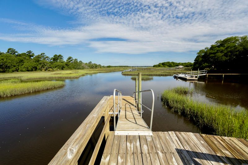 3710 Chisolm Rd, Johns Island, SC 29455