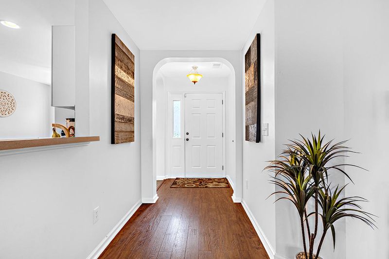 1021 Tyron Cir, Charleston, SC 29414