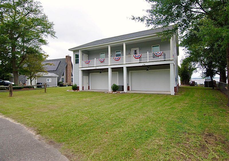 122 Waterfront Dr, Moncks Corner, SC 29461