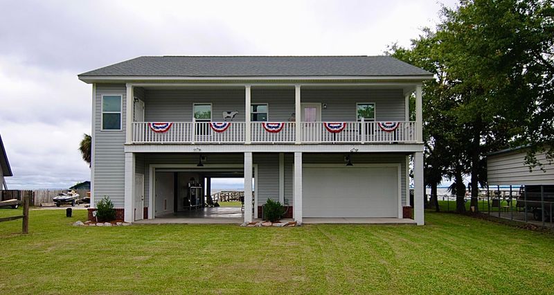 122 Waterfront Dr, Moncks Corner, SC 29461