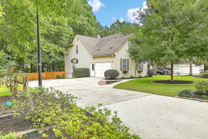 207 Factors Walk, Summerville, SC 29485