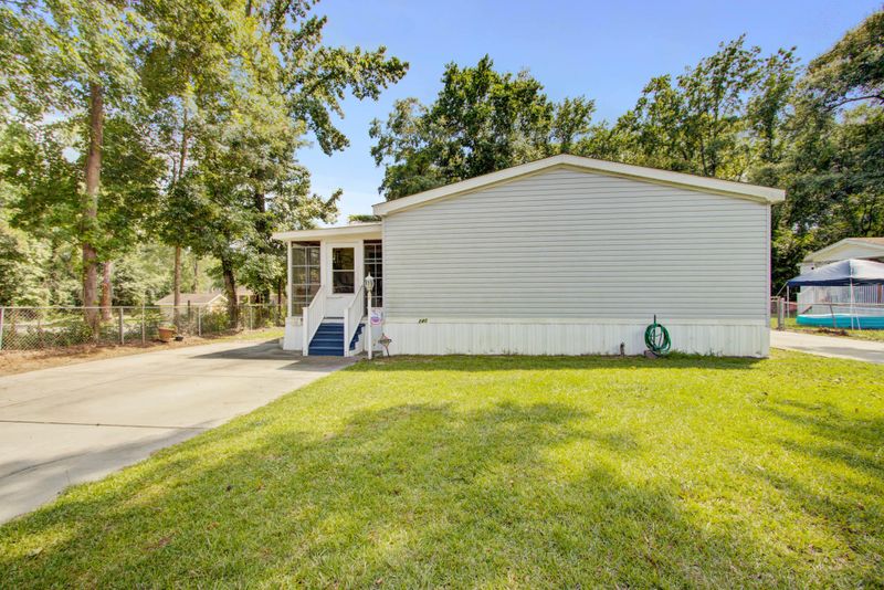 240 Taylor Dr, Summerville, SC 29485