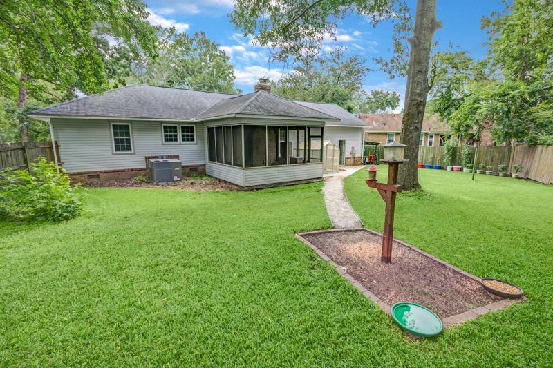 131 Essex Ave, Goose Creek, SC 29445